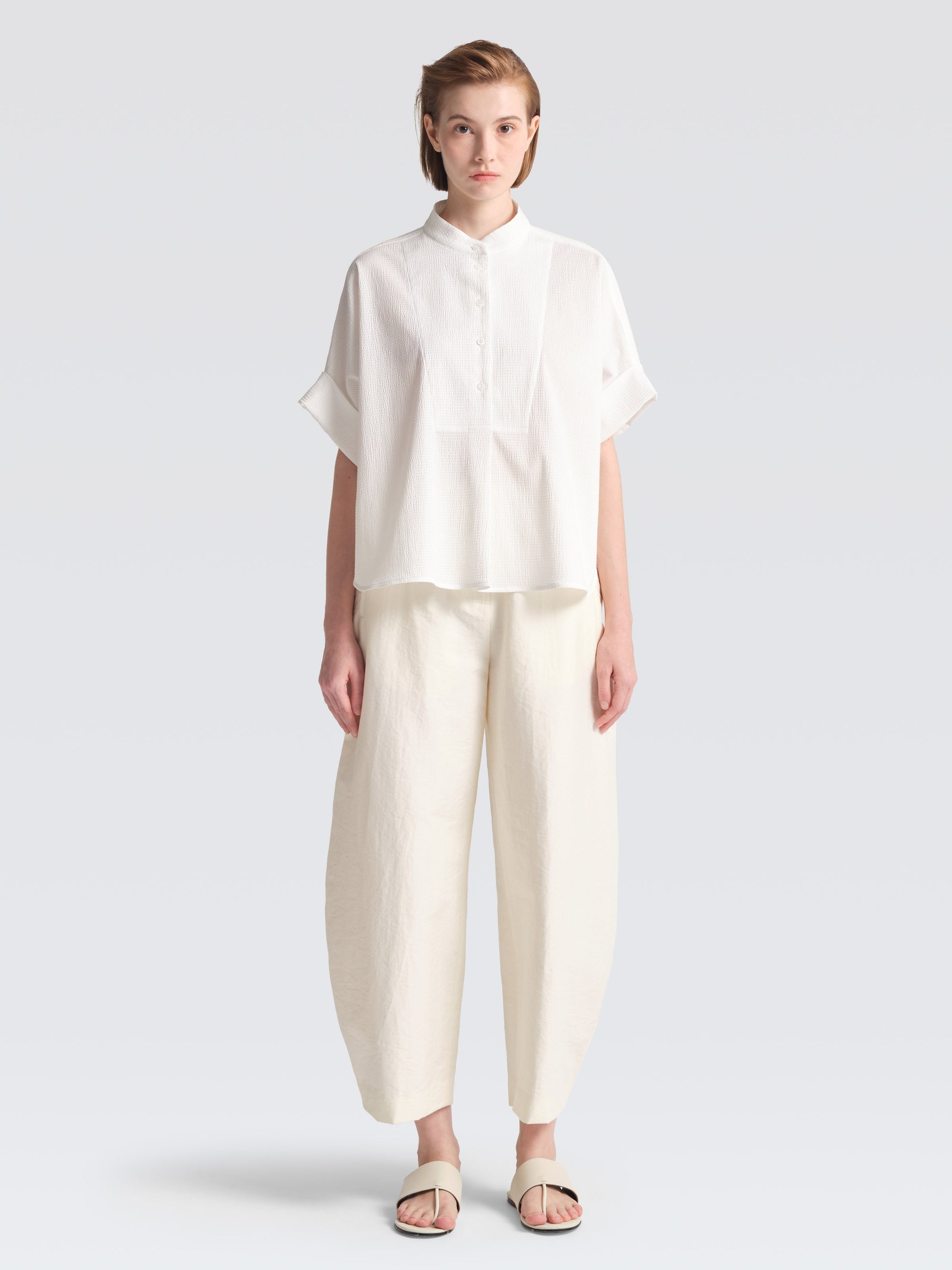 2772-Women-Shirt-Alywn-Seersucker-Gabardine-White-1_d7f4f8ee-04fc-4725-ad5e-0ed273f2d45b