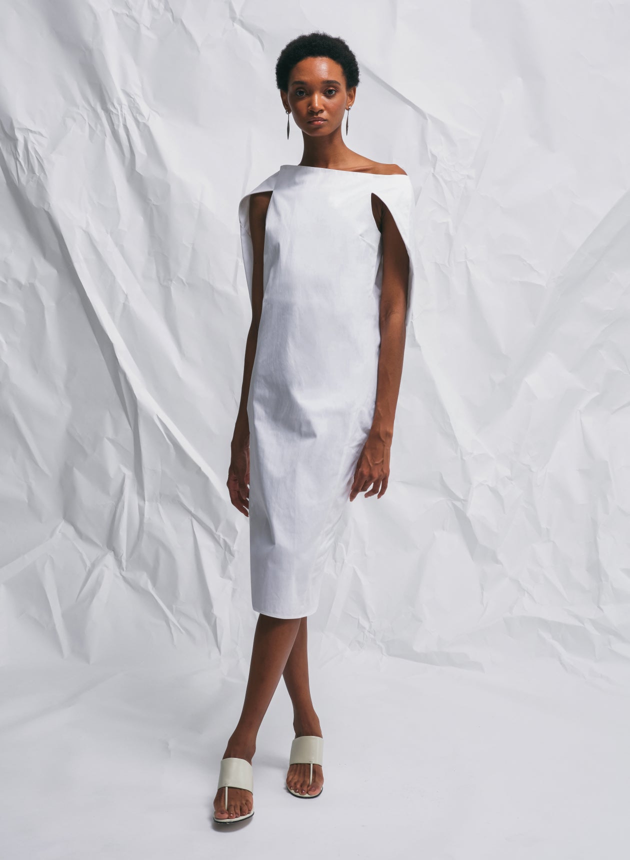 Cap29-DecD1-Product-Feature-Dresses-1_10_fdcf32b9-f559-4125-b868-54a752907bcb