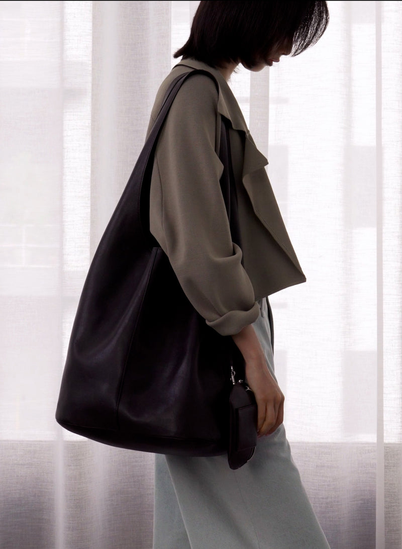 Cap29-DecD2-Product-Feature-Bags-2_5dc49030-e36d-4034-be6e-6af92188065c