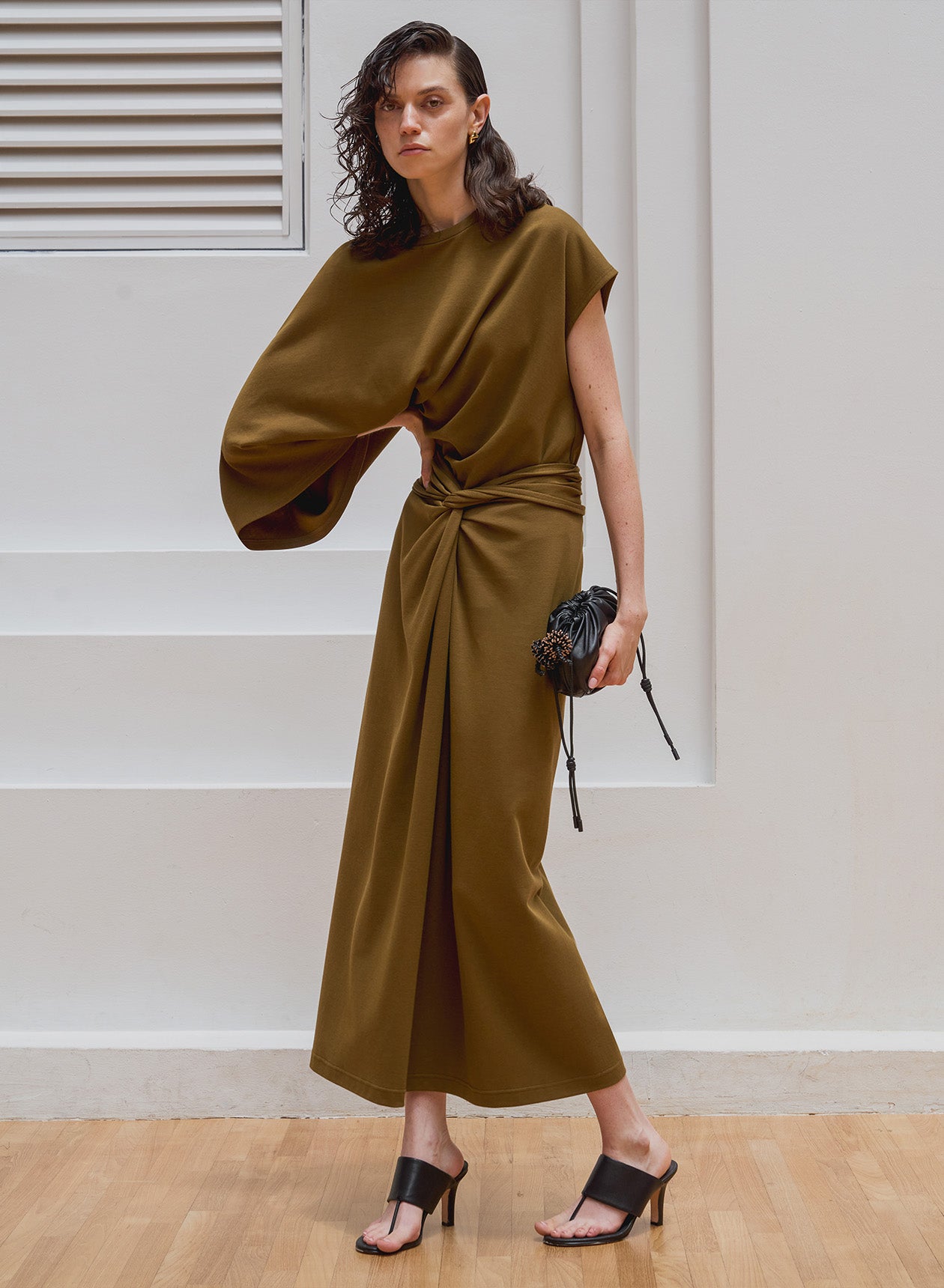 Cap29-NovD1-Product-Feature-Skirt