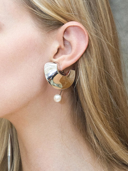 DOE Girl with a Pearl Earring