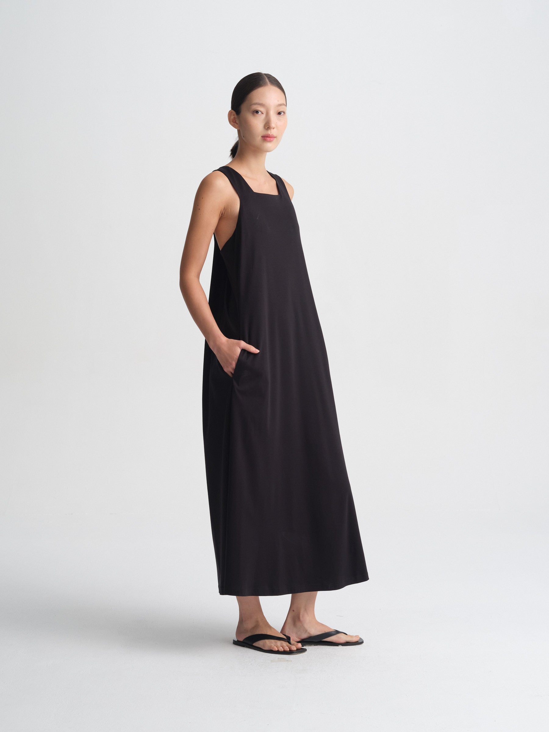 IGC_CAP_30_065-1643_Yari_Dress_Black_3557