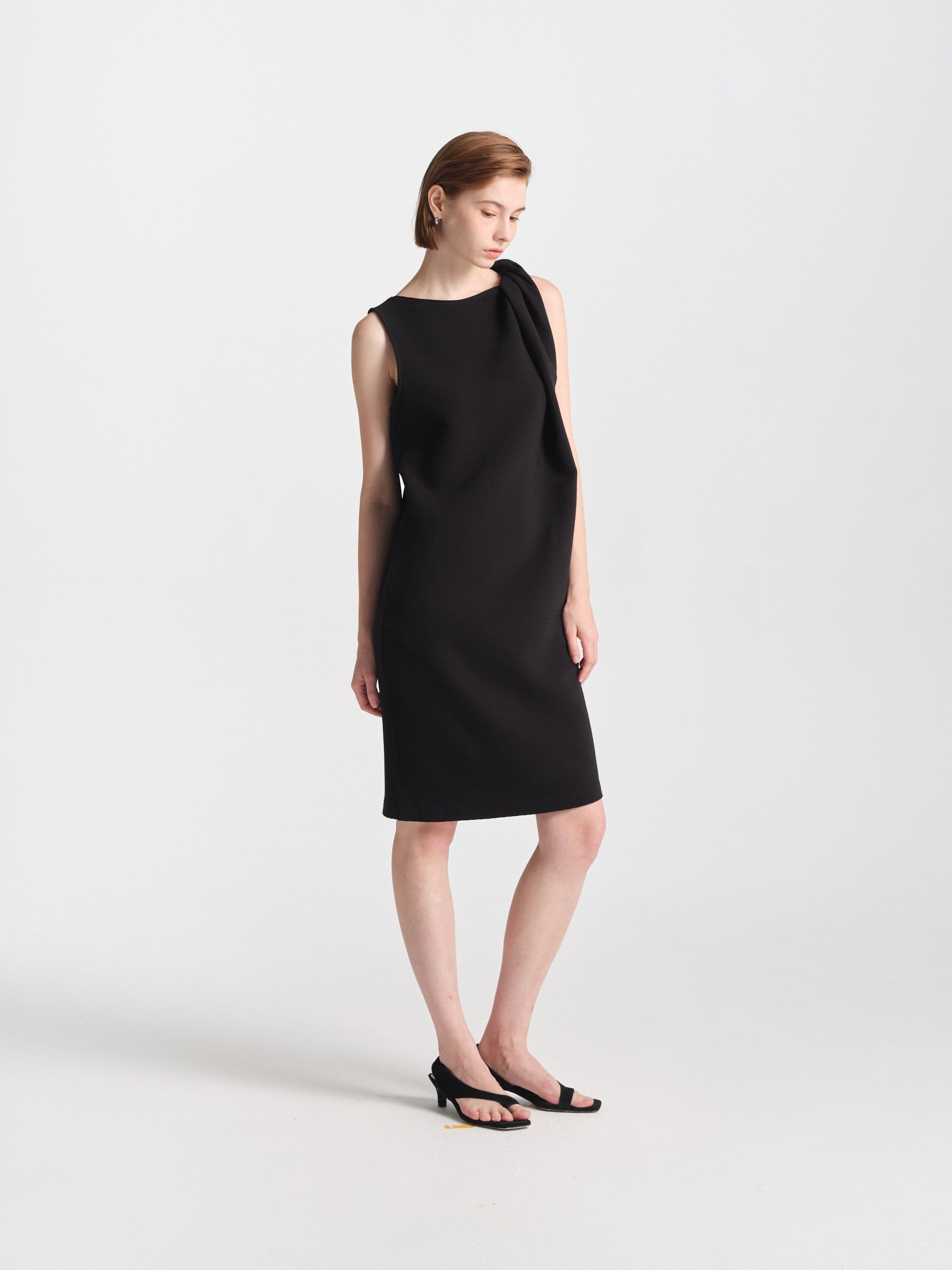 IGC_CAP_30_12_Nov_2025_024-2477_DOROTHY_Dress_Black_Pilsse_1100