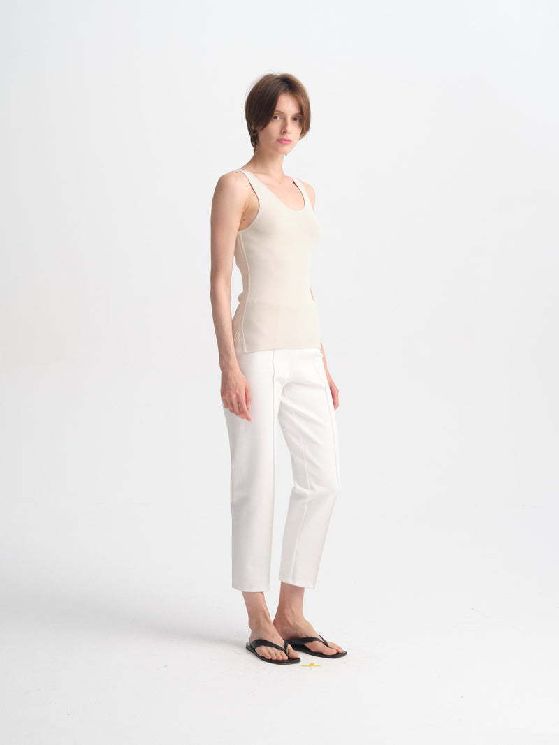 IGC_CAP_30_LB_17JUN2026_025-092_Michela_Pants_White_027-2859_Llya_Top_Chalk_1631_c280956c-895c-4029-a5e9-2e85da3f9963