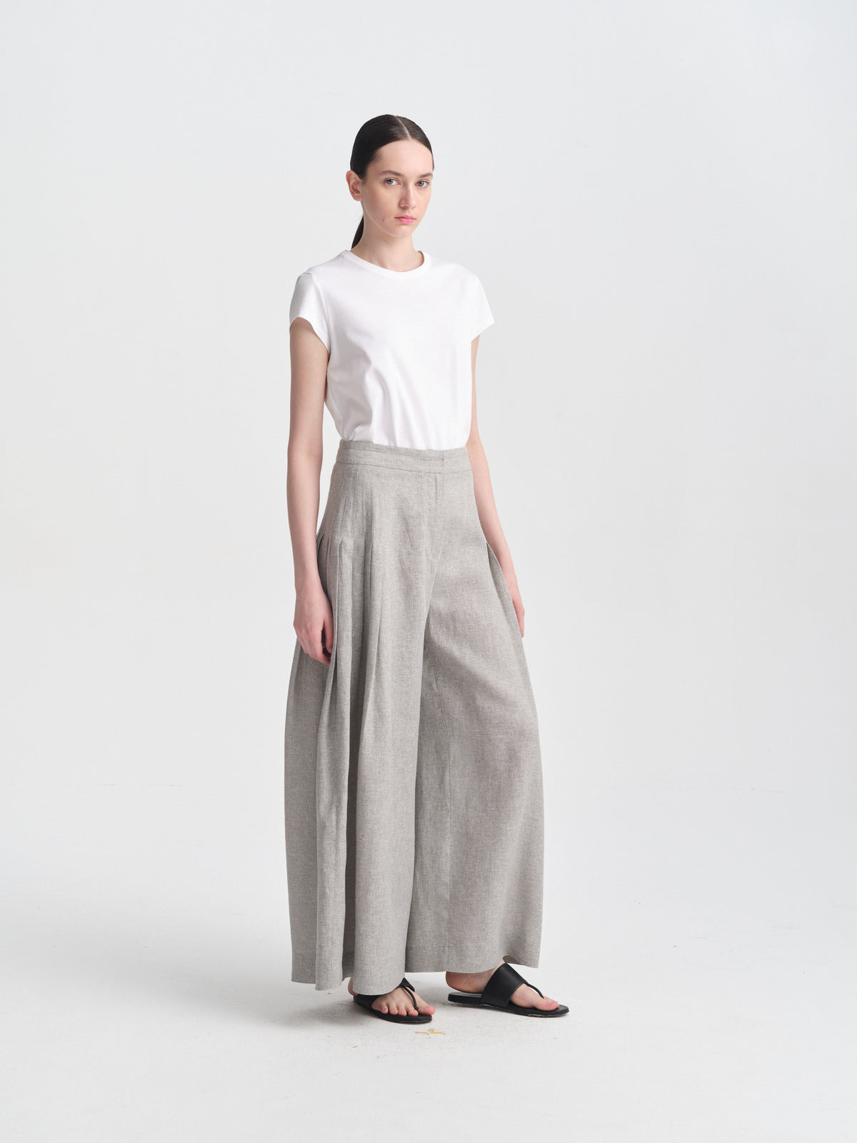 IGC_CAP_30_LB_17JUN2026_046-2905_Alexie_Pants_Grey_3319