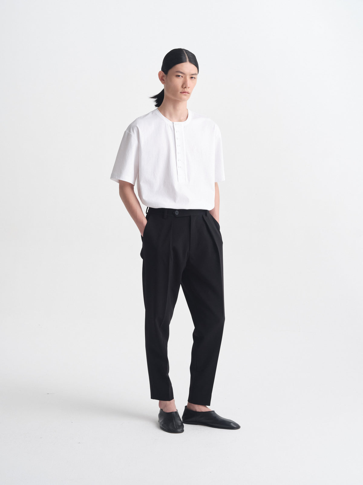 IGC_CAP_30_Lookbook_19AUG26_013-045_Lee_Pants_Black_1180