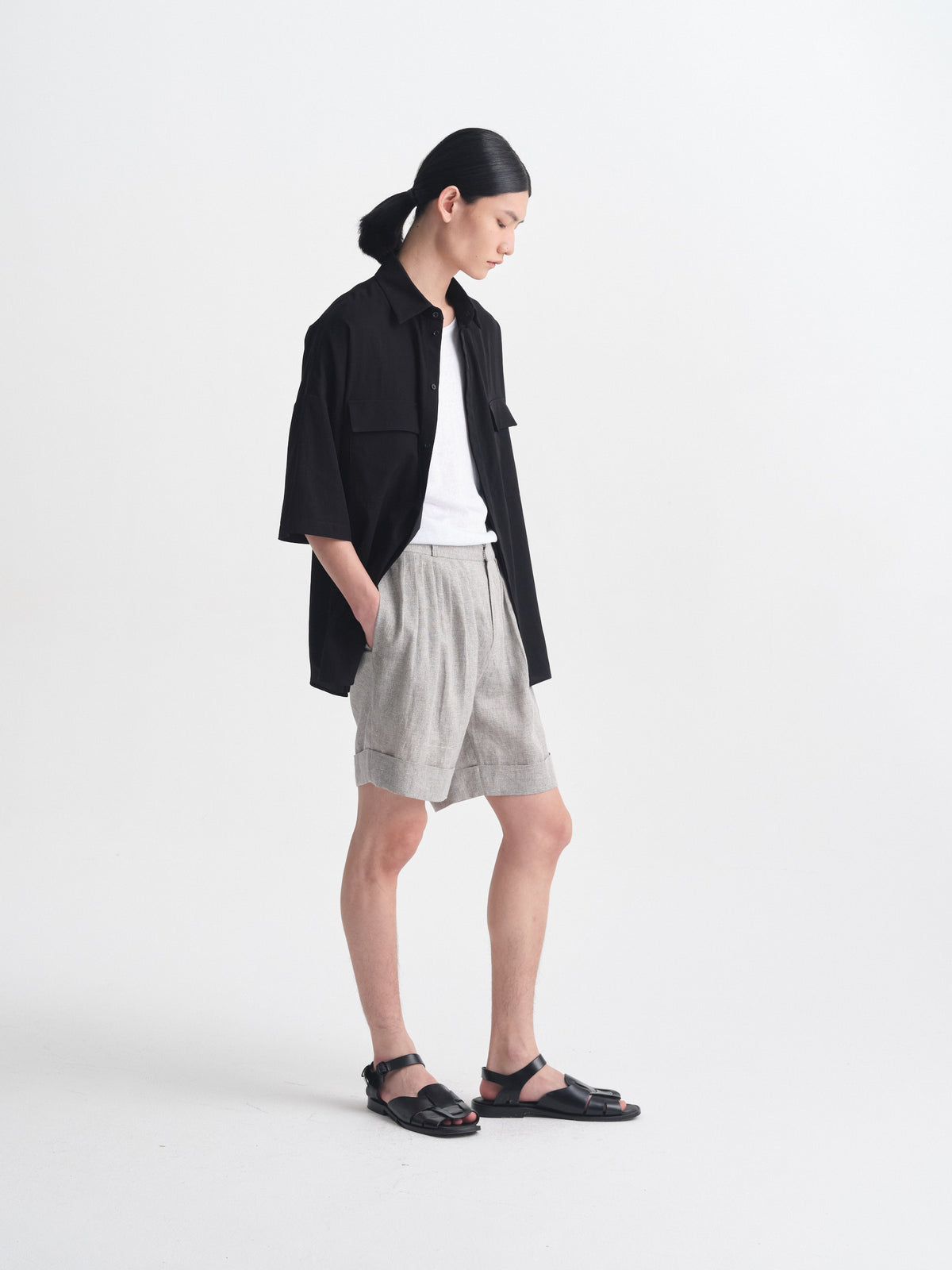 IGC_CAP_30_Lookbook_19AUG26_027-467_Clemet_Shorts_Grey_1886