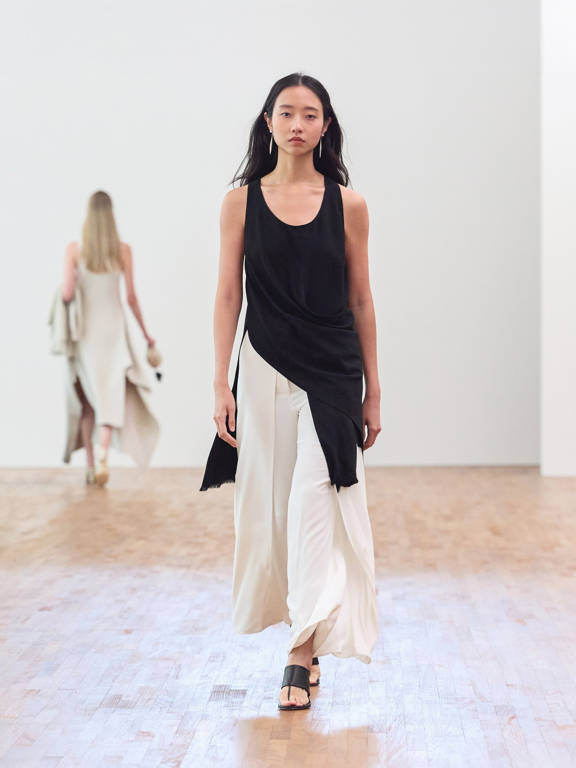IGC_Runway_Look-47