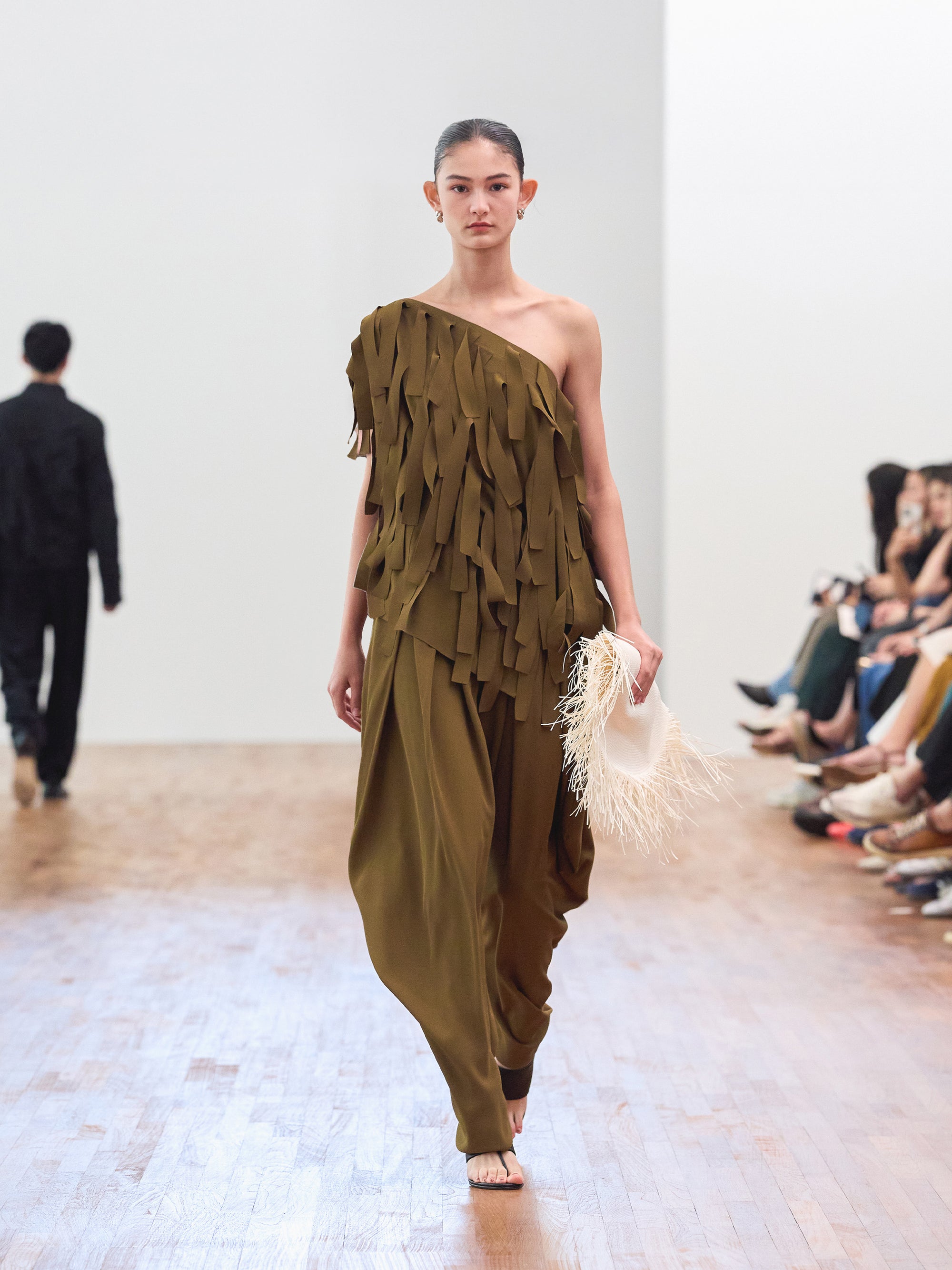 IGC_Runway_Look-53