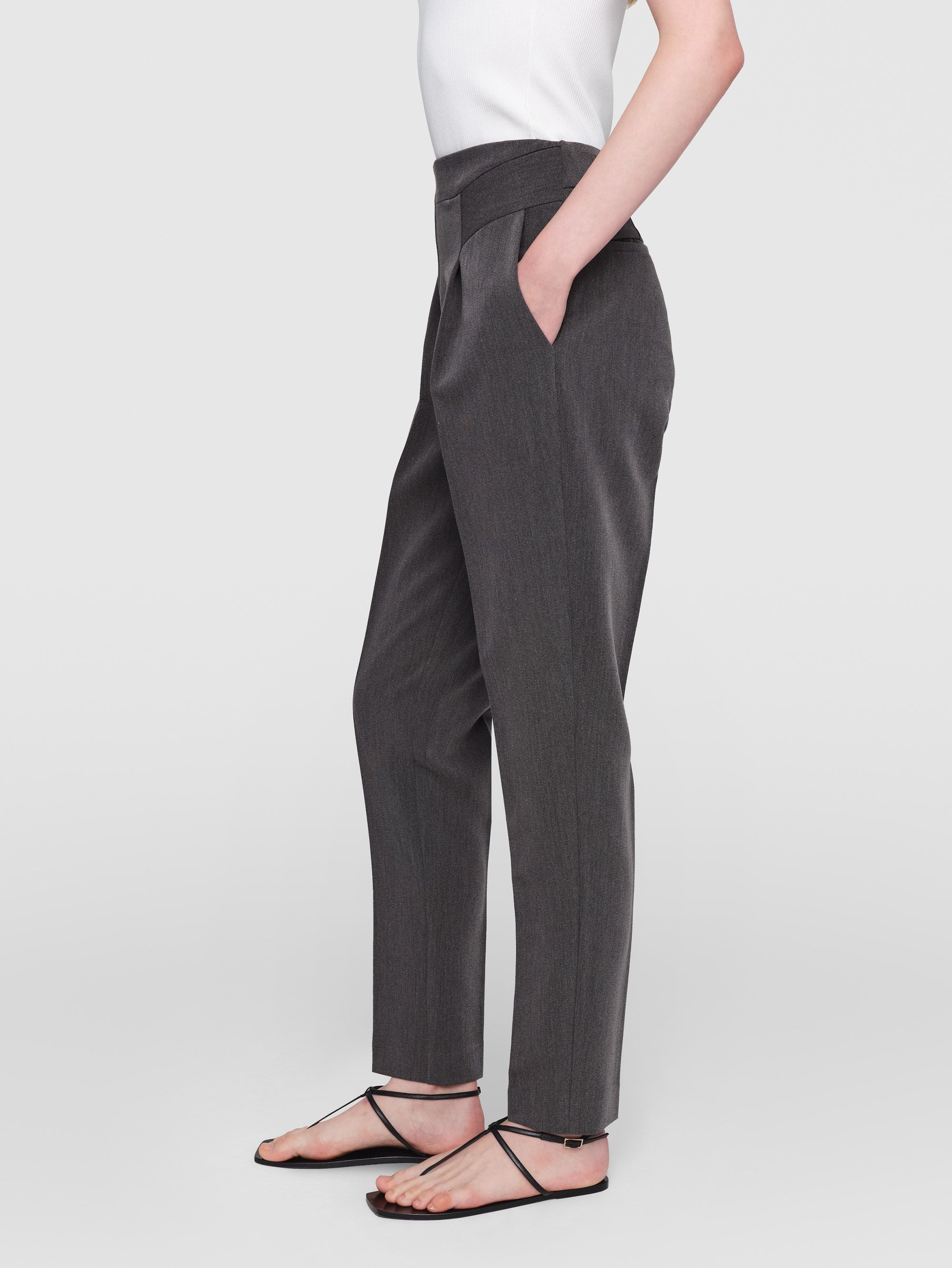 Stretch Suiting Cora Crop Pants